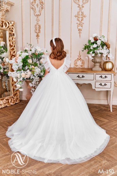 Dress AA-150 from the Royal Flowers collection by Noble Shine