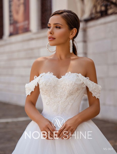 Dress NS-064 from the Venice collection by Noble Shine