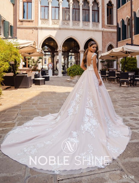 Dress NS-068 from the Venice collection by Noble Shine