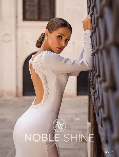 Dress NS-071 from the Venice collection by Noble Shine