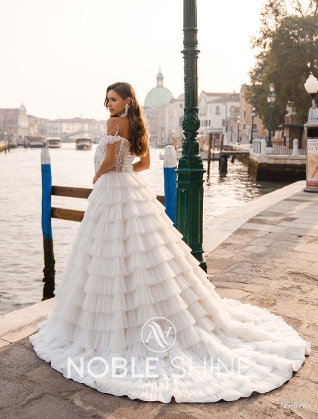Dress NS-078 from the Venice collection by Noble Shine
