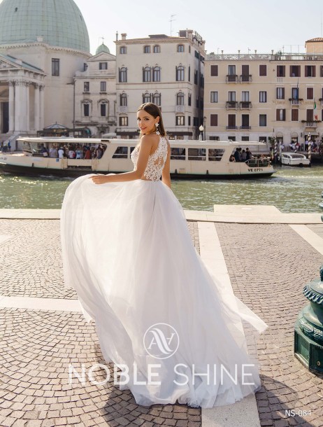Dress NS-084 from the Venice collection by Noble Shine