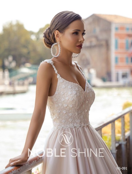 Dress NS-091 from the Venice collection by Noble Shine