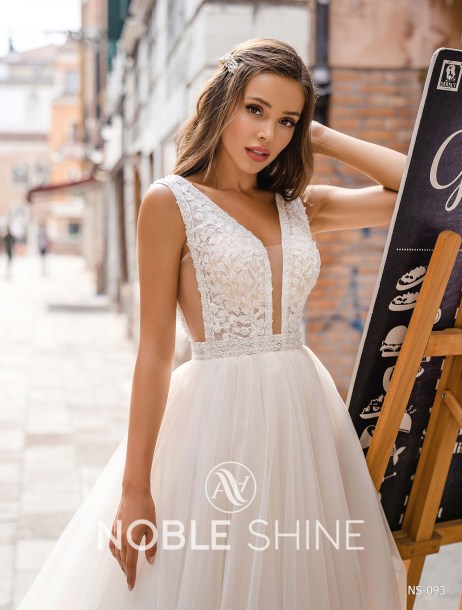 Dress NS-093 from the Venice collection by Noble Shine