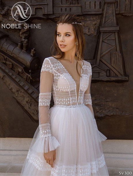 Dress SV300 from the Livadia collection by Noble Shine