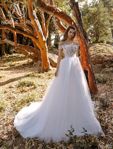 Dress SV302 from the Livadia collection by Noble Shine