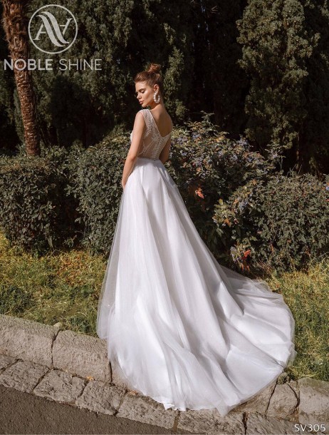 Dress SV305 from the Livadia collection by Noble Shine