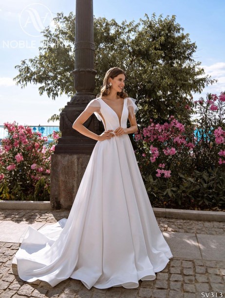 Dress SV313 from the Livadia collection by Noble Shine