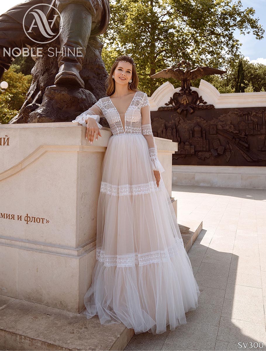 Dress SV300 from the Livadia collection by Noble Shine