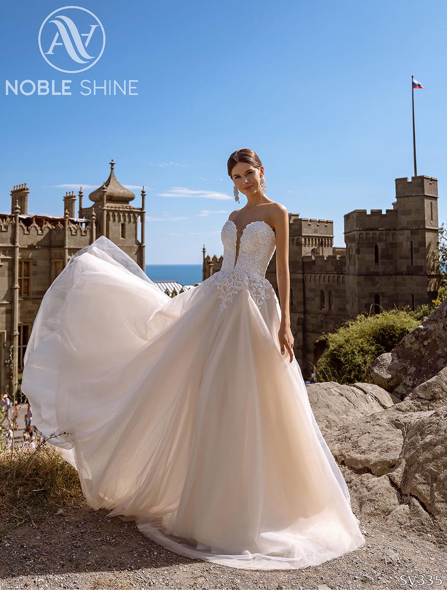Dress SV335 from the Livadia collection by Noble Shine